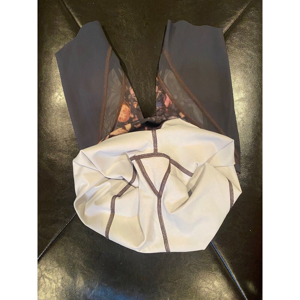 RARE Lululemon Wunder Under Crop Scallop Size 4 Frosted Rose EUC Special Edition - Picture 8 of 8